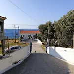 Kleopatra\'S Apartment, Livadaki