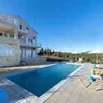 Villa Konstantinos Hilltop Vineyard Escape