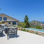 Villa Anasa-Luxury Retreat-Private Pool