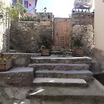 Old Town- Mini Room
