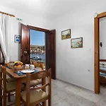 Charming Waterfront Studio With Swimming Access