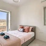 Villa Tiga - Spacious Getaway