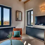Villa Hestia - Full Estate