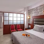 City Life Hotel
