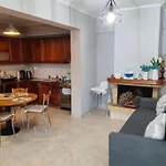 Airport Friendly House 1