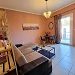Sophia\'S Corner Art Apt.
