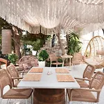 Sunrock Suites - Villa Menexes