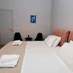 Iron Seaview Apartment