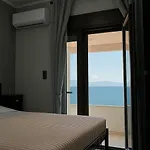 Ioanis Deluxe House