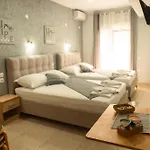 Aktis Sea View Studios