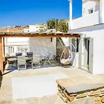 Triantaros Familly House