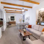 Elpida\'S House