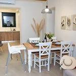 Elpida\'S House