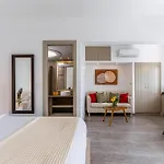 Mardanza Krokos Suites