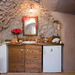 Traditional Stone Build Private Studio