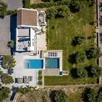 Gorgeous Crete Villa 4 Bedrooms Villa Psinthos Terrace With Two Private Pools Bbq Rethymno