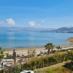 Seaside Apartment - Charlie\'S House