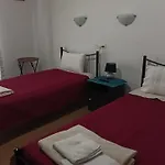 Nikos Rooms