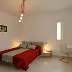 Luxury Paros Villa 1 Bedroom Villa Vrachian Earth Private Jacuzzi Beautiful Views Naousa