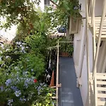 Efrosini\'S Studio Semi-Basement