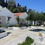 Artaki R Apartments