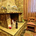 B K Guesthouse - Ξενώνας Β-Κ