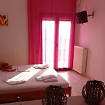 Giola Aparments And Studios 2