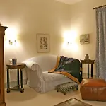 Great Greece Le Convivial Suites