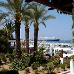 Asterias Hotel