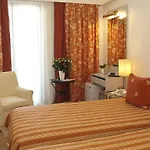 The Park Hotel Piraeus