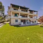 Matina\'S Residence