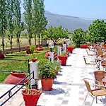 Hotel Pela
