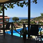 Sunset Apartments & Studios