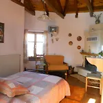 Sarafis Guesthouse