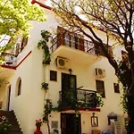 Atzanou Rooms