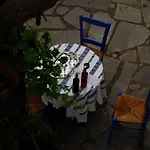 Atzanou Rooms