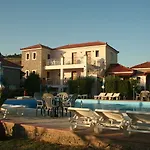 Christina\'S Gardens