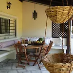 Εva\'S House