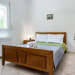 Lithos Apartments