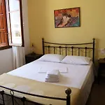Areti\'S Milos Rooms