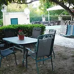 Charietta Studios & Apartments