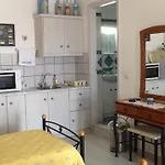 Evaggelia Studios & Apartments