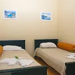 To Spitaki Tou Papa