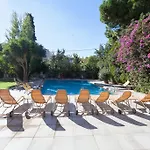 Thomas Beach Hotel