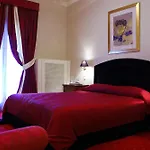 Country Club Hotel & Suites