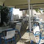 Oasis Hotel Theodoros & Litsa Galaris