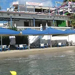 Oasis Hotel Theodoros & Litsa Galaris