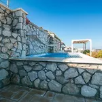 Villa White Lady