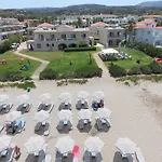Maravel Star Art Hotel