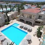 Maravel Star Art Hotel